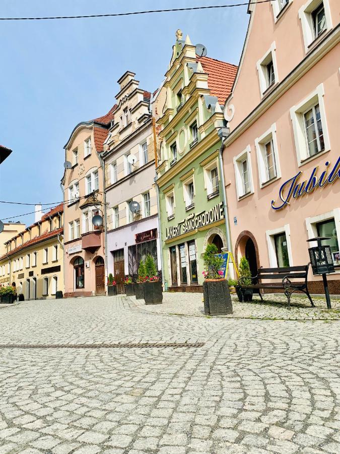 Apartament W Centrum Miasta Z Darmowym Parkingiem Dla Dwojga -Apartamenty Pod Zlotym Lwem Kłodzko Extérieur photo