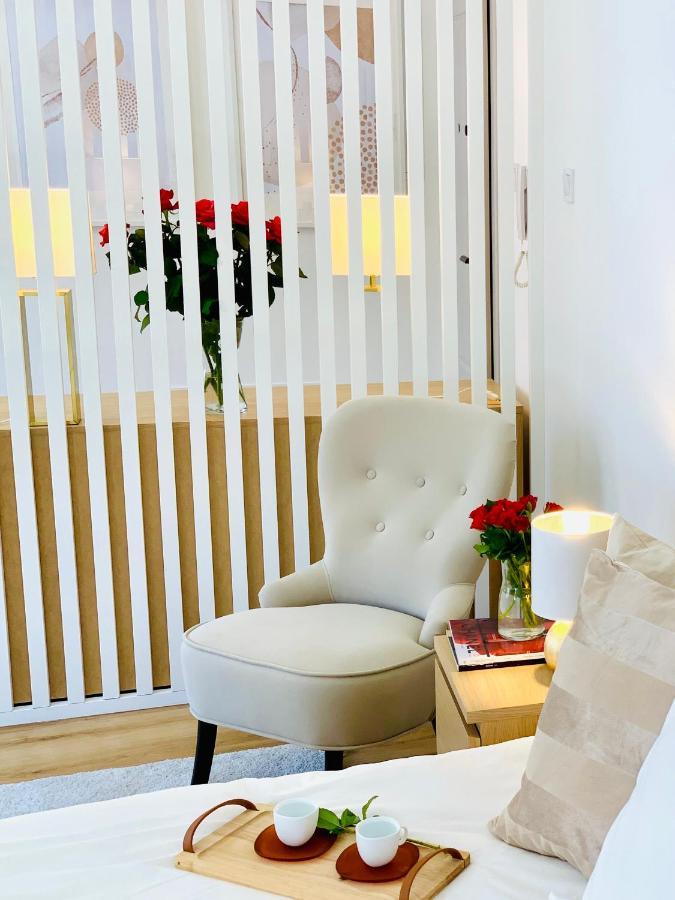 Apartament W Centrum Miasta Z Darmowym Parkingiem Dla Dwojga -Apartamenty Pod Zlotym Lwem Kłodzko Extérieur photo