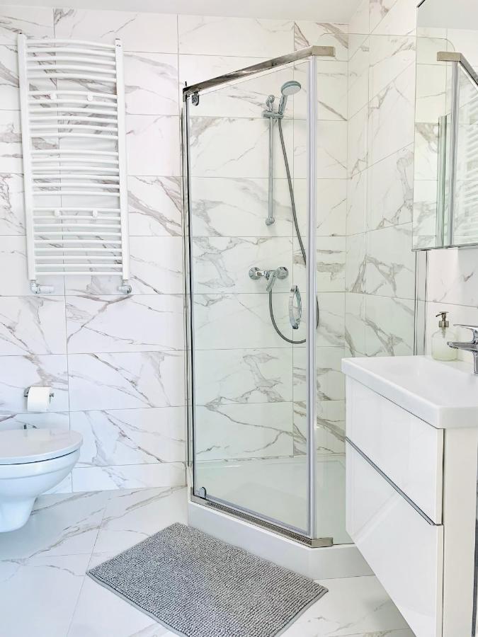 Apartament W Centrum Miasta Z Darmowym Parkingiem Dla Dwojga -Apartamenty Pod Zlotym Lwem Kłodzko Extérieur photo
