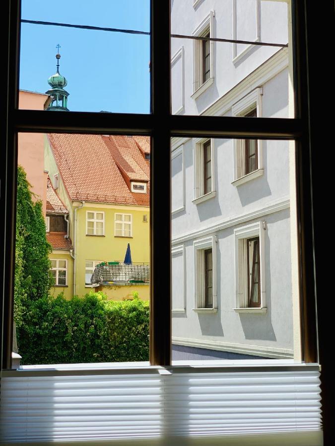 Apartament W Centrum Miasta Z Darmowym Parkingiem Dla Dwojga -Apartamenty Pod Zlotym Lwem Kłodzko Extérieur photo