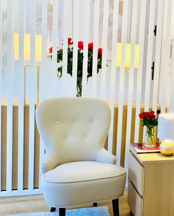 Apartament W Centrum Miasta Z Darmowym Parkingiem Dla Dwojga -Apartamenty Pod Zlotym Lwem Kłodzko Extérieur photo