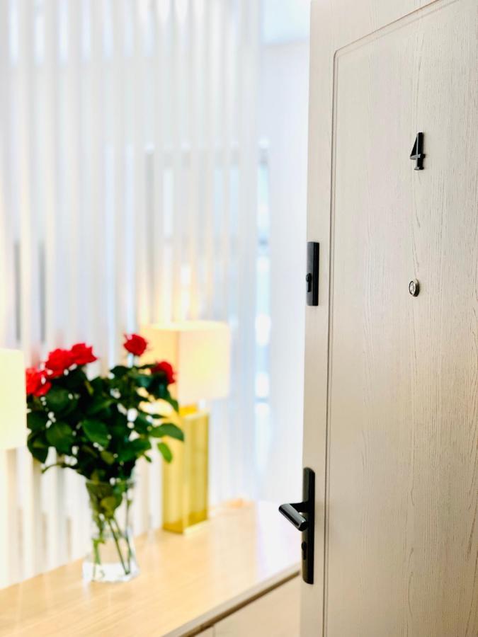 Apartament W Centrum Miasta Z Darmowym Parkingiem Dla Dwojga -Apartamenty Pod Zlotym Lwem Kłodzko Extérieur photo