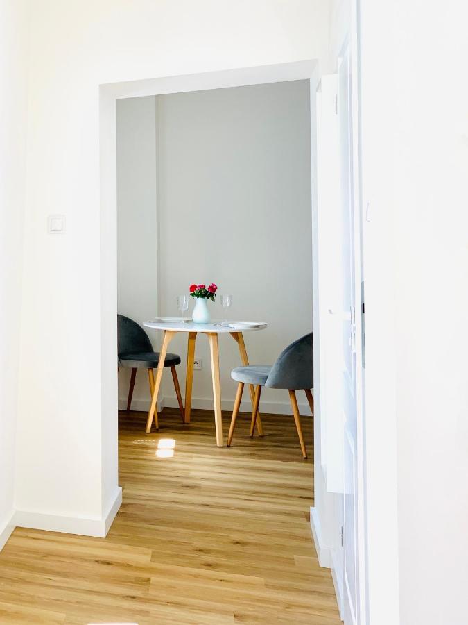 Apartament W Centrum Miasta Z Darmowym Parkingiem Dla Dwojga -Apartamenty Pod Zlotym Lwem Kłodzko Extérieur photo